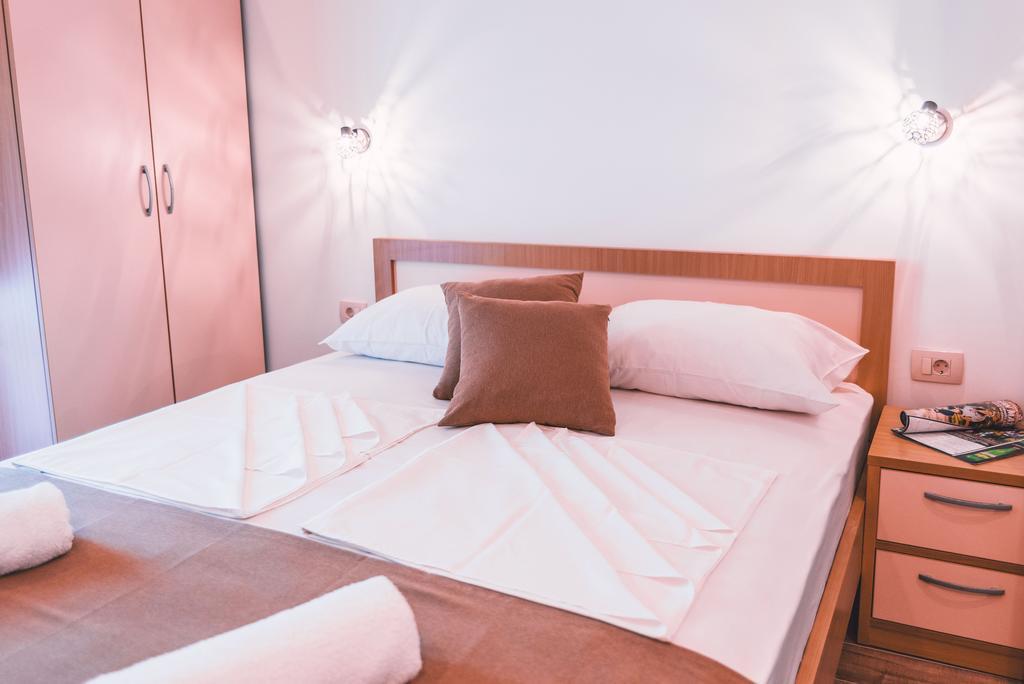 Petrovac Guest House S-Lux מראה חיצוני תמונה