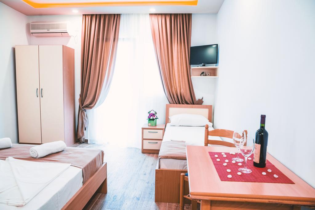 Petrovac Guest House S-Lux מראה חיצוני תמונה